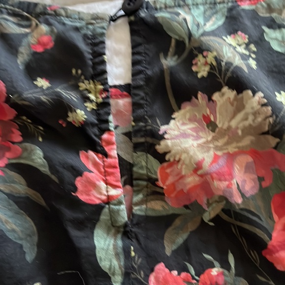 Antonio Melani Floral rusched sleeved top - Picture 6 of 8